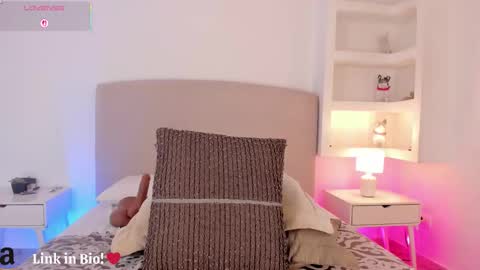 NATHALY  online show from October 28, 2025, 3:14 pm