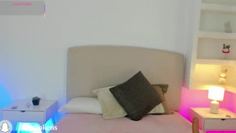 NATHALY  online show from November 4, 2025, 10:36 am