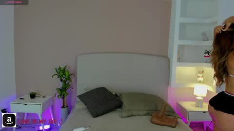 NATHALY  online show from April 6, 2026, 10:49 am