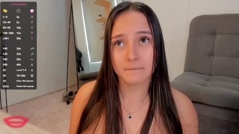 nathalyxx_ online show from December 18, 2024, 5:21 pm