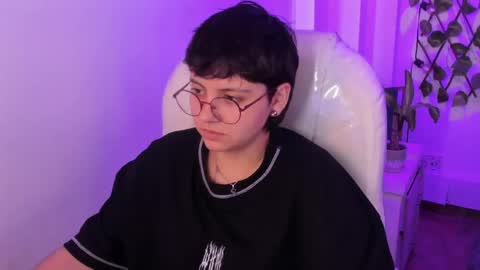 nathalyy_ds online show from April 8, 2026, 8:31 pm