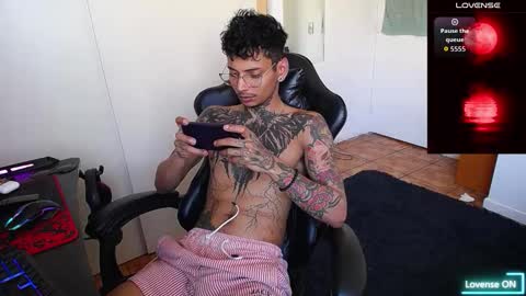 nathan_aress6666 online show from December 2, 2025, 10:49 pm