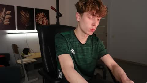 NATHAN RUSU online show from November 18, 2025, 9:52 pm