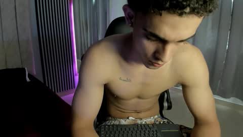 nathan_shimmer online show from December 3, 2025, 3:32 pm