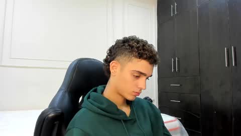 nathan_shimmer online show from April 17, 2026, 9:51 pm