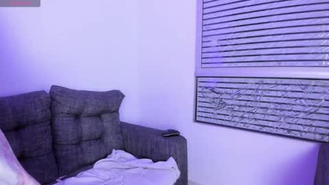 Snapshot of nathilie_steele chatting on October 15, 2025, 11:05 pm Nathilie steele online show from October 15, 2025, 11:05 pm