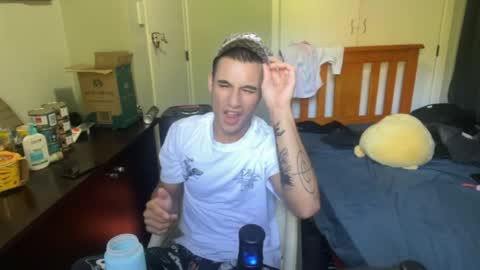 native_boy2 online show from February 14, 2026, 7:32 pm