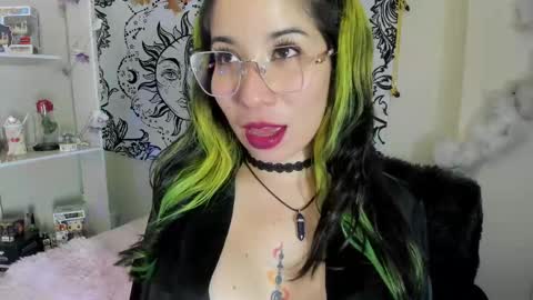 Snapshot of natsuki_09 chatting on September 23, 2025, 12:35 am Nat online show from September 23, 2025, 12:35 am