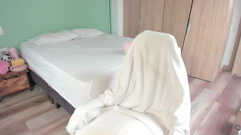     online show from March 25, 2026, 4:57 pm