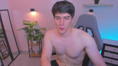 Nathaniel online show from April 1, 2026, 10:07 pm