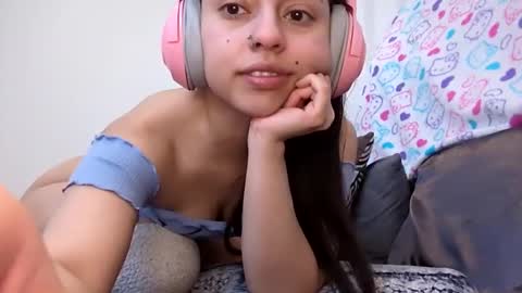 Snapshot of natty_astrid chatting on December 19, 2024, 4:46 pm Natalia online show from December 19, 2024, 4:46 pm