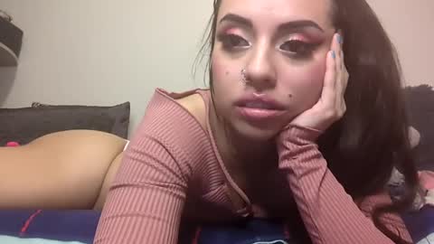 Snapshot of natty_astrid chatting on February 21, 2025, 1:22 am Natalia online show from February 21, 2025, 1:22 am