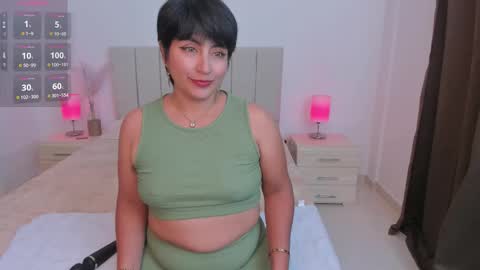 Snapshot of natty_bush chatting on January 9, 2026, 6:21 pm Nathalie online show from January 9, 2026, 6:21 pm