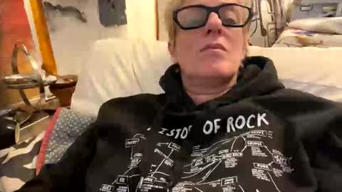 Snapshot of naturalbornsinfull chatting on November 1, 2025, 1:24 pm naturalbornsinfull online show from November 1, 2025, 1:24 pm