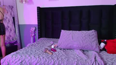 Snapshot of naturaltitss_ chatting on January 2, 2025, 7:07 pm Gwen online show from January 2, 2025, 7:07 pm