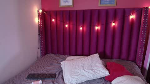 Snapshot of naturaltitss_ chatting on January 13, 2025, 12:09 am Gwen online show from January 13, 2025, 12:09 am