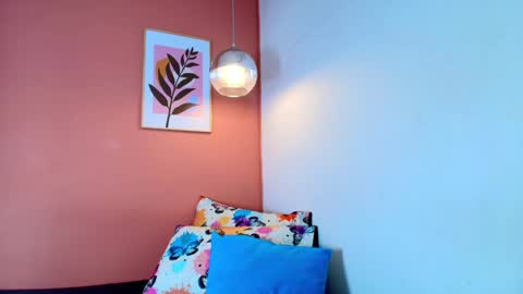 Snapshot of naturaltitss_ chatting on January 14, 2025, 3:47 pm Gwen online show from January 14, 2025, 3:47 pm