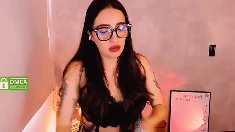 Snapshot of natval_ chatting on December 7, 2024, 2:13 pm Natalia  Valeria online show from December 7, 2024, 2:13 pm