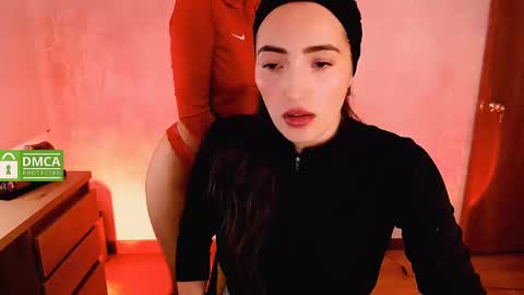 Snapshot of natval_ chatting on December 14, 2024, 8:29 pm Natalia  Valeria online show from December 14, 2024, 8:29 pm