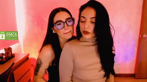 Snapshot of natval_ chatting on December 19, 2024, 2:02 pm Natalia  Valeria online show from December 19, 2024, 2:02 pm