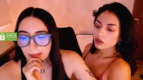 Snapshot of natval_ chatting on February 6, 2025, 2:37 pm Natalia  Valeria online show from February 6, 2025, 2:37 pm