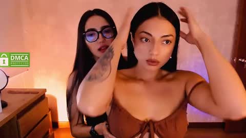 Snapshot of natval_ chatting on February 11, 2025, 7:59 pm Natalia  Valeria online show from February 11, 2025, 7:59 pm