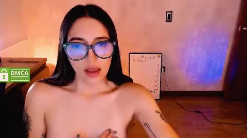 Snapshot of natval_ chatting on February 11, 2025, 11:01 pm Natalia  Valeria online show from February 11, 2025, 11:01 pm
