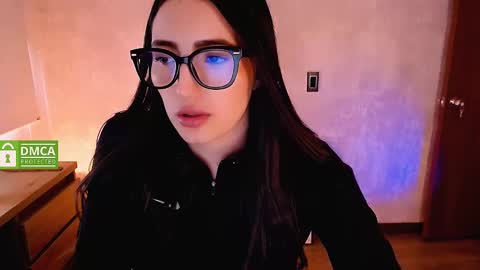 Snapshot of natval_ chatting on February 15, 2025, 4:56 pm Natalia  Valeria online show from February 15, 2025, 4:56 pm