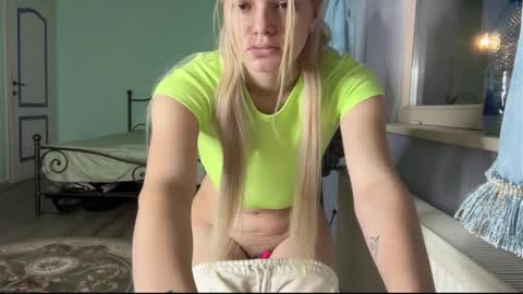 Andreea online show from December 4, 2025, 5:17 am