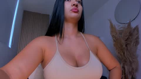 Naty Ferrer online show from October 12, 2025, 11:20 am