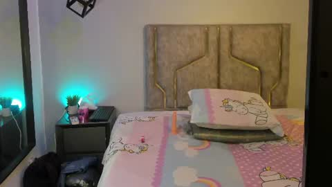 Snapshot of natyrussel chatting on June 9, 2026, 11:33 am natyrussel online show from June 9, 2026, 11:33 am