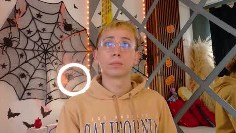 Christopher  Chris online show from October 24, 2025, 11:39 am