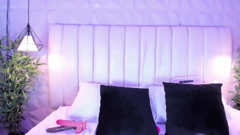 Flor online show from January 23, 2025, 1:51 am