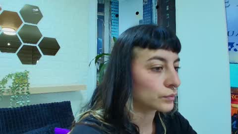 Kitten online show from March 10, 2025, 11:10 am