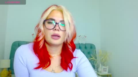 Snapshot of naughty_kittyy1 chatting on October 4, 2025, 7:34 pm Maria  online show from October 4, 2025, 7:34 pm