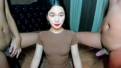 LEIGH online show from June 12, 2026, 9:03 pm