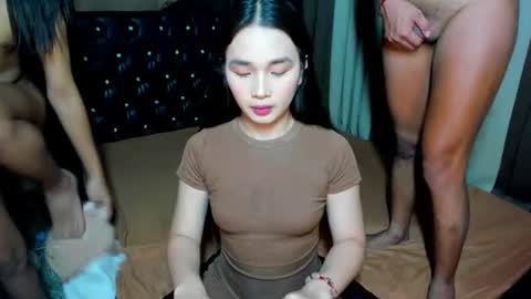 LEIGH online show from June 14, 2026, 10:23 pm