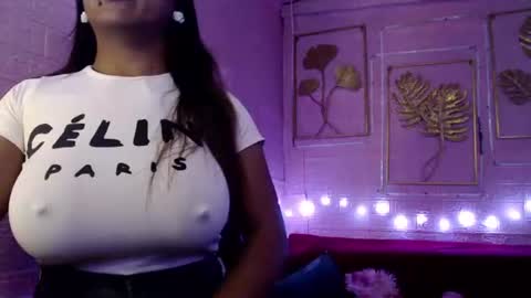 naughty_lorien143 online show from April 18, 2026, 1:48 pm