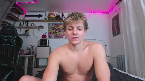 Snapshot of naughty_nik43 chatting on January 10, 2025, 7:11 pm Nik online show from January 10, 2025, 7:11 pm