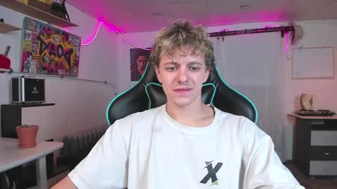 Snapshot of naughty_nik43 chatting on January 16, 2025, 3:02 pm Nik online show from January 16, 2025, 3:02 pm