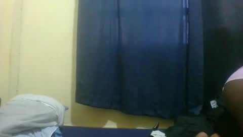 Snapshot of naughty_slender2 chatting on May 5, 2026, 9:17 am jn online show from May 5, 2026, 9:17 am