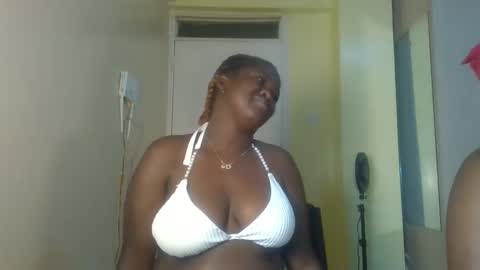 Snapshot of naughty_sluttygal chatting on October 6, 2025, 10:51 pm Lydiah online show from October 6, 2025, 10:51 pm