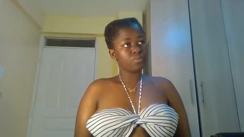 Snapshot of naughty_sluttygal chatting on October 22, 2025, 8:14 am Lydiah online show from October 22, 2025, 8:14 am