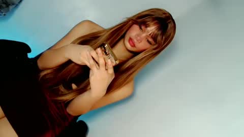 Snapshot of naughtybella_ chatting on January 15, 2025, 12:51 am bella online show from January 15, 2025, 12:51 am