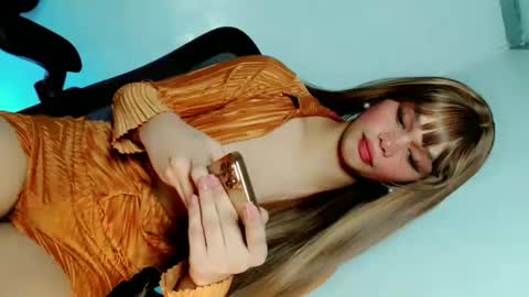 Snapshot of naughtybella_ chatting on January 22, 2025, 9:24 am bella online show from January 22, 2025, 9:24 am