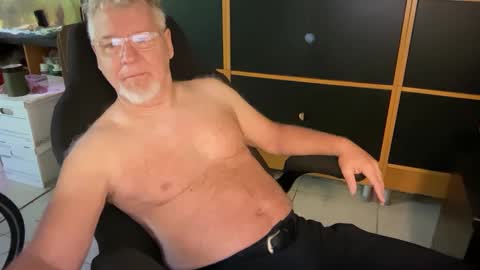 naughtydaddyla online show from September 21, 2025, 6:09 pm