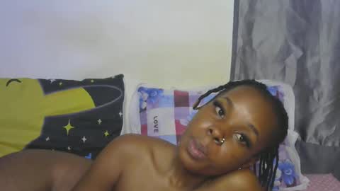 Snapshot of naughtyie chatting on October 15, 2025, 7:36 pm naughtyie online show from October 15, 2025, 7:36 pm