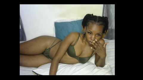 Snapshot of naughtyie chatting on October 19, 2025, 7:47 pm naughtyie online show from October 19, 2025, 7:47 pm