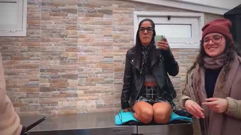 ANDREA STEPH  MIKE online show from November 12, 2025, 10:26 am