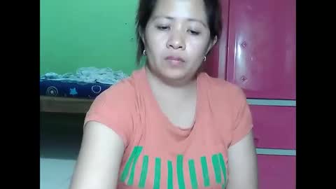 Snapshot of naughtymom26 chatting on September 10, 2025, 12:21 am naughtymom26 online show from September 10, 2025, 12:21 am